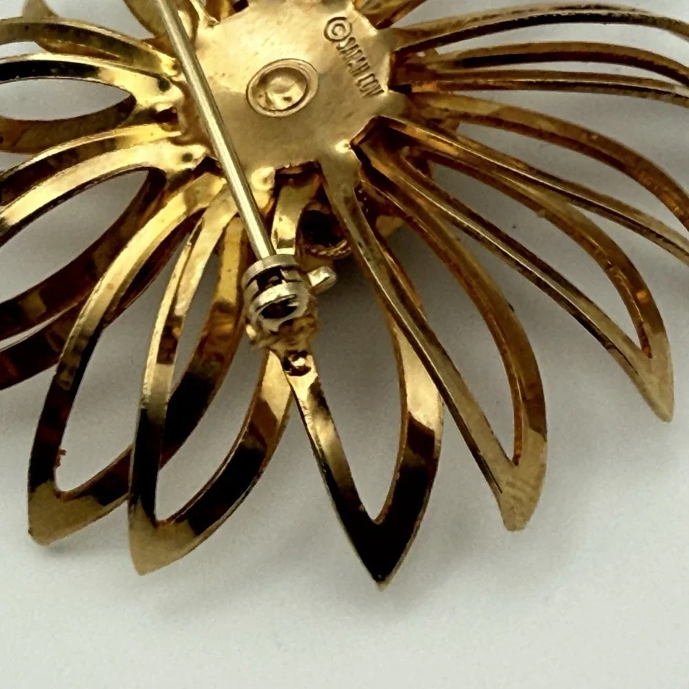 Vintage Sarah Coventry Brooch Flower Gold Tone Red Rhinestone Starburst Pin